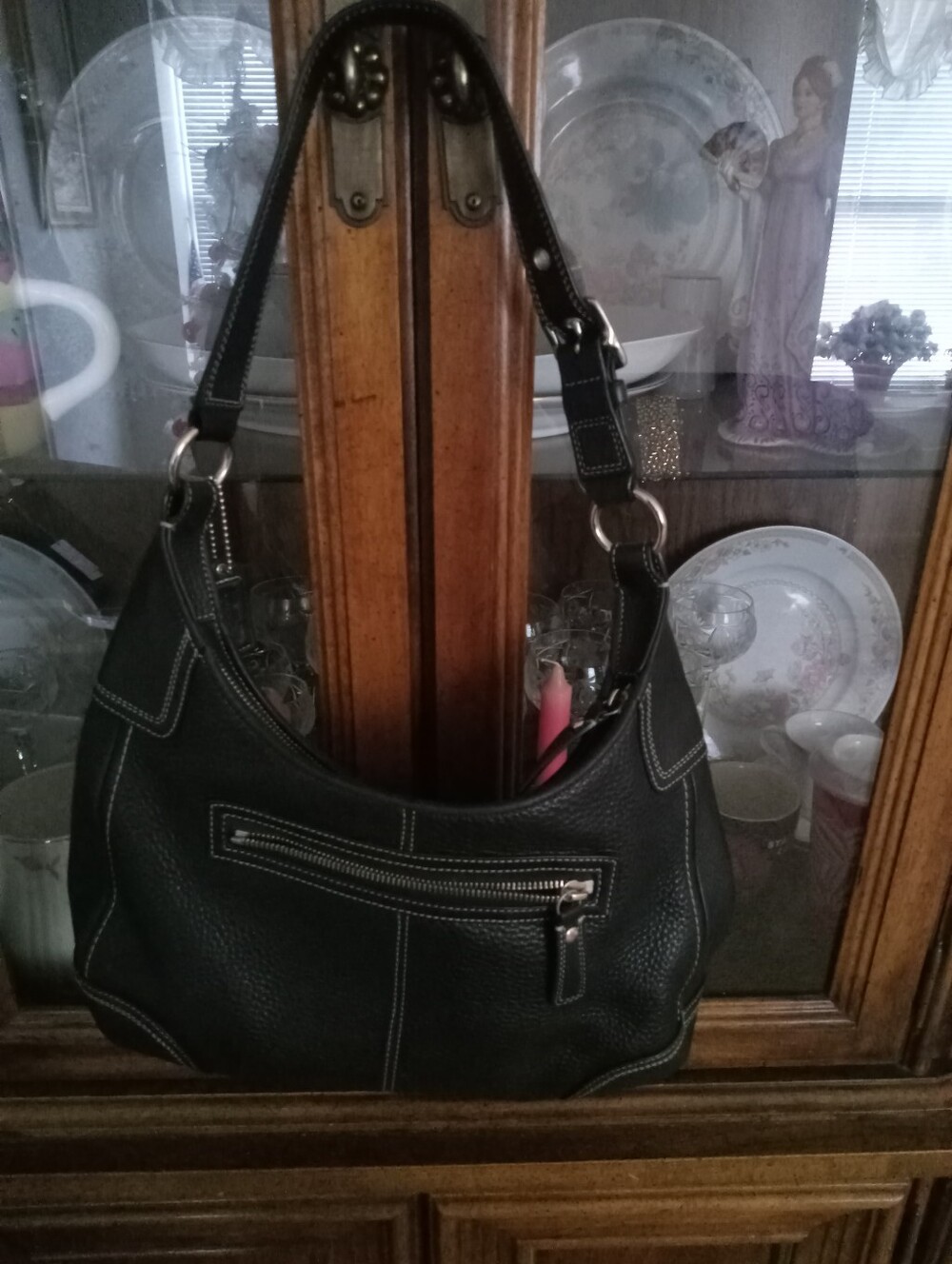 Coach Black Shoulder Bag with Contrast White Stitching - Picture 2 of 4